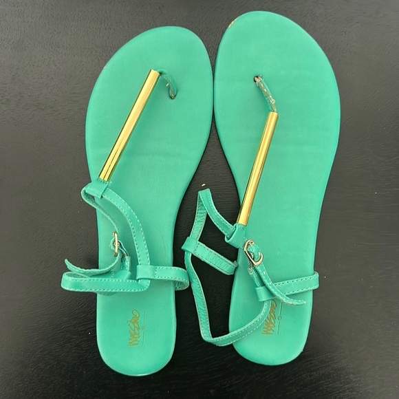 Mossimo Strappy Sandal - Picture 1 of 3